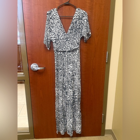 Lilly Pulitzer Dresses & Skirts - Lilly Pulitzer Black and White Maxi Dress